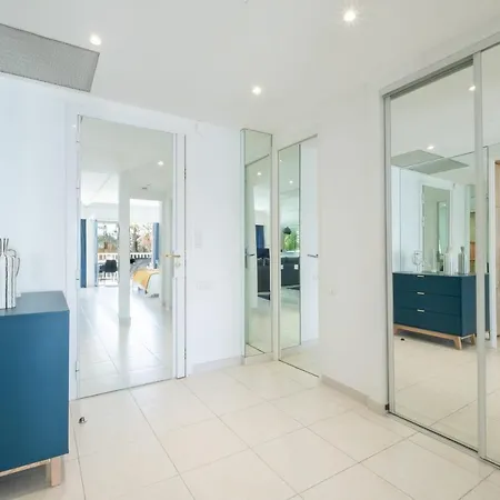 Sea View Terrace Upscale Property *
